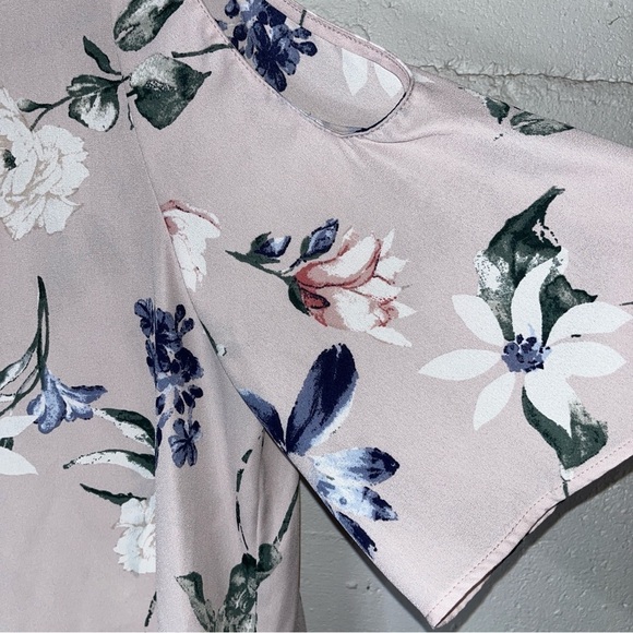 Dynamite Pink Floral 3/4 Sleeve Blouse Size Medium - Picture 3 of 10